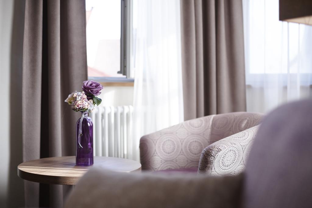 Boutique Hotel Zur Post Vohburg an der Donau Pokoj fotografie