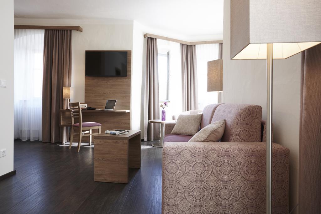Boutique Hotel Zur Post Vohburg an der Donau Pokoj fotografie